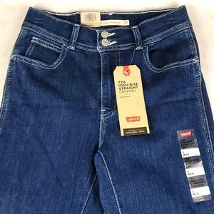 Levi's Women's 724 High-Rise Straight Cropped Jean